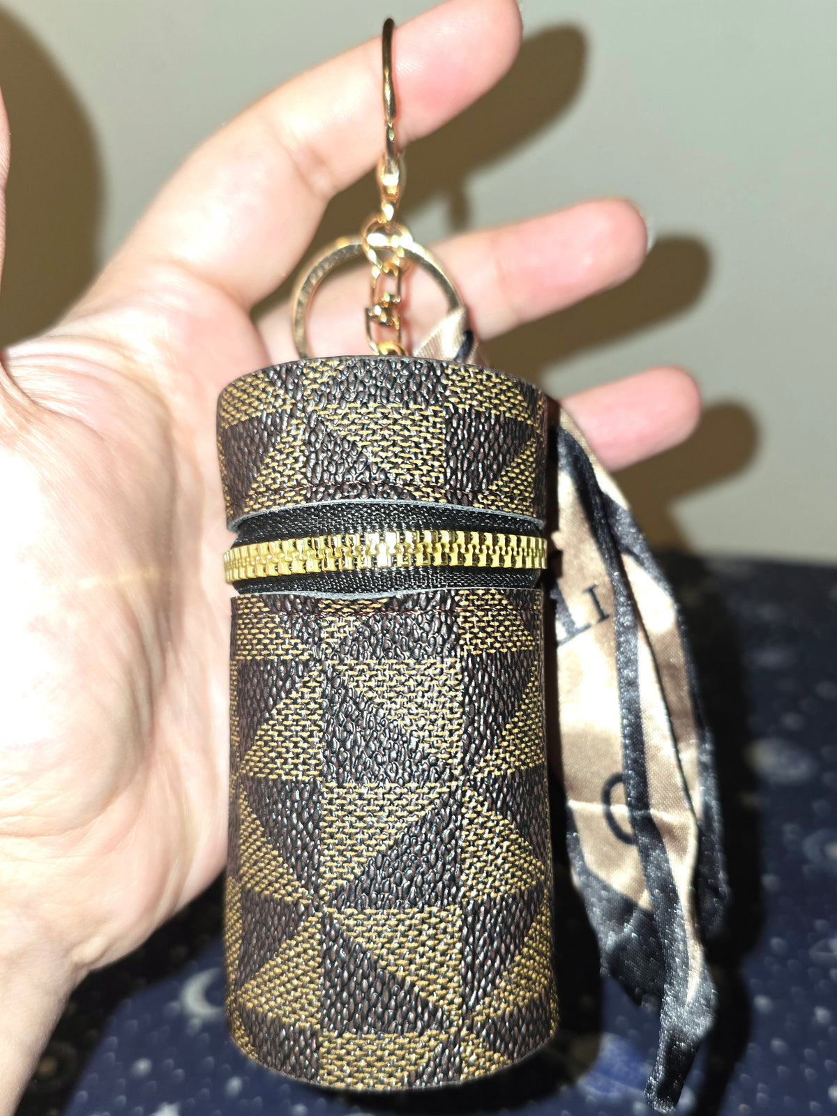 Bucket Coin Purse Brown