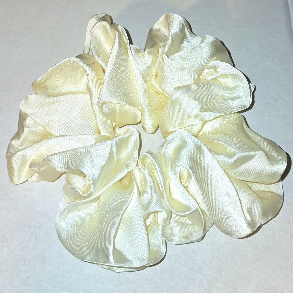 Ceelgon Giant Scrunchy White