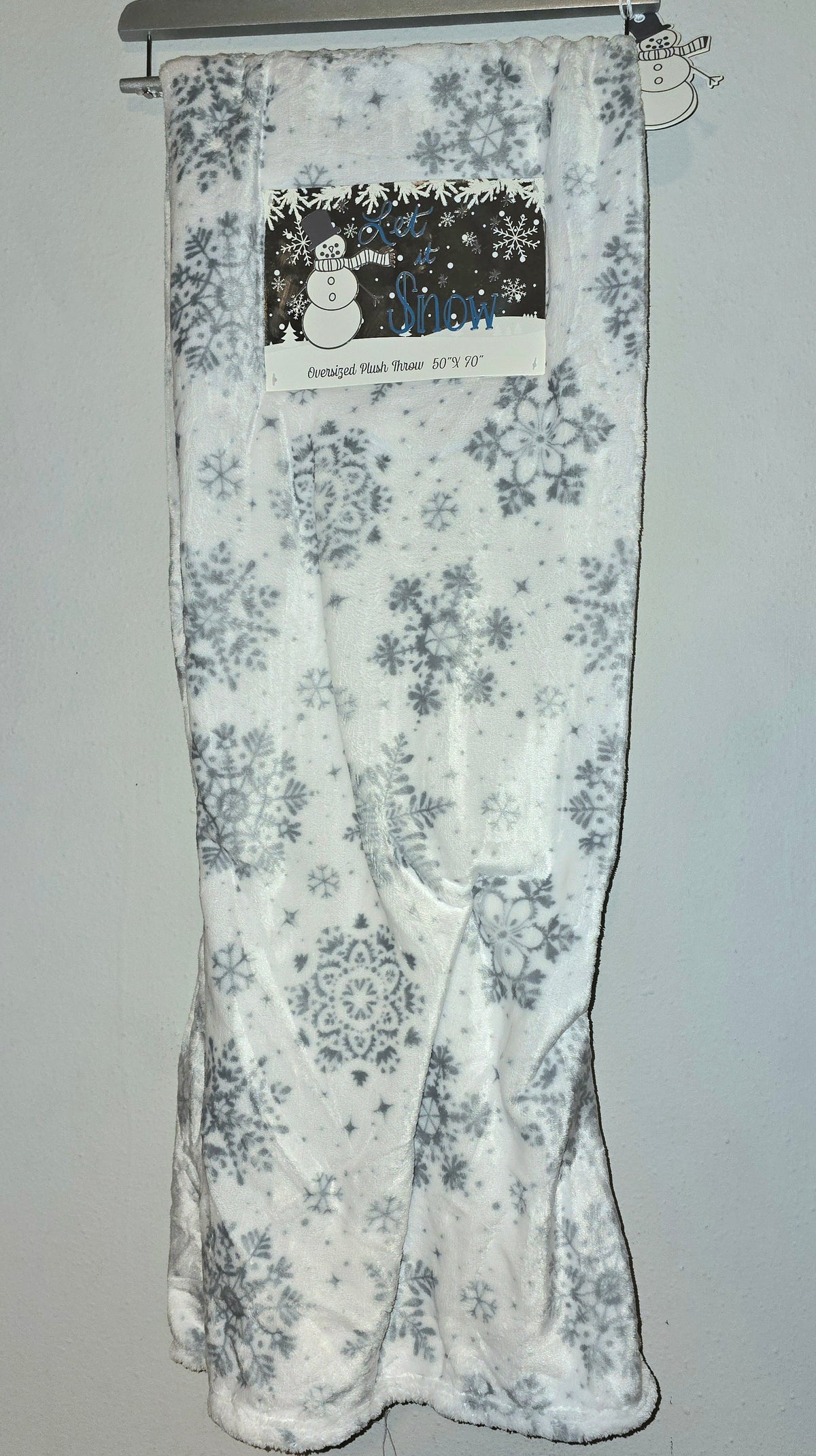 Plush Throw Oversized Let it Snow