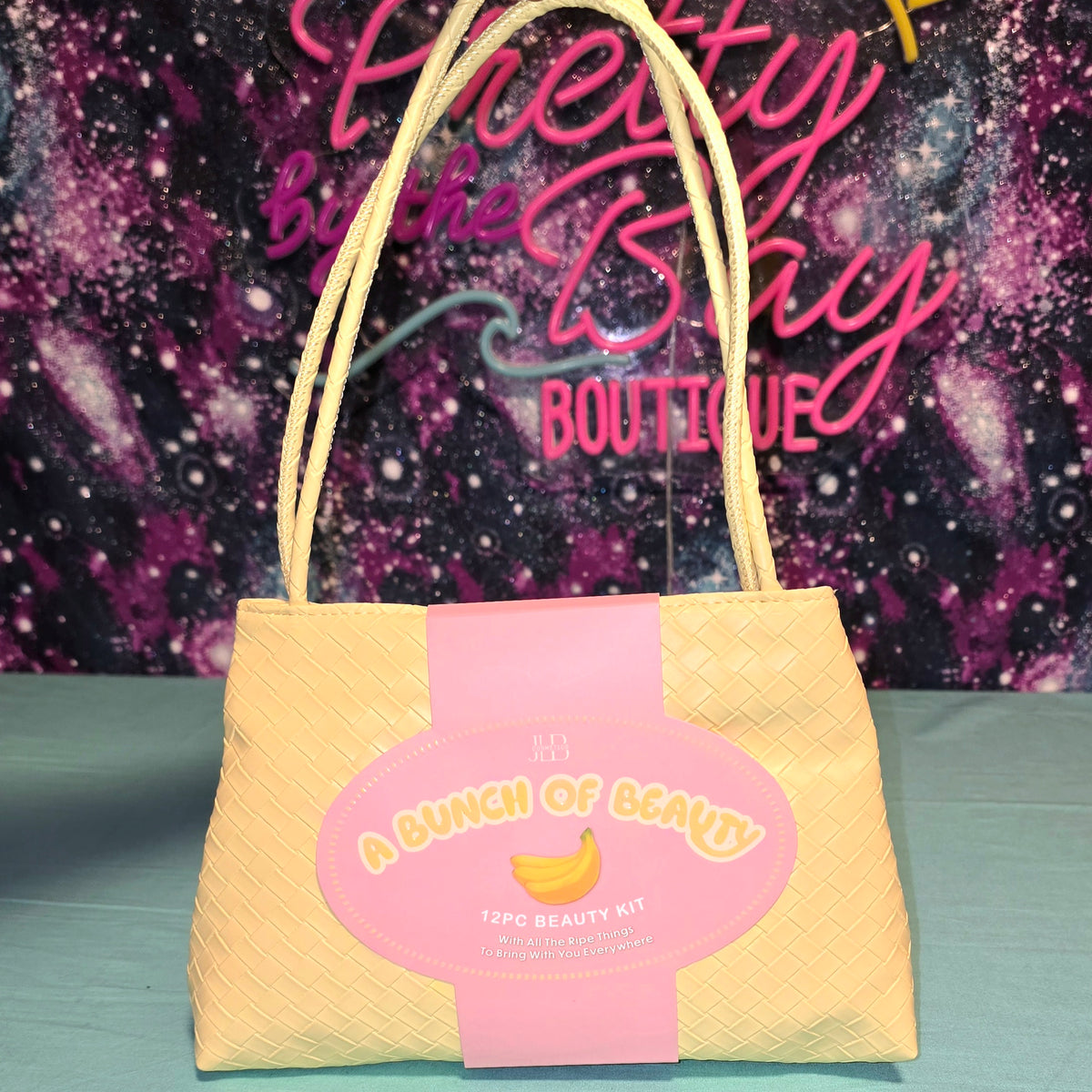 A Bunch of Beauty Kit w/Handbag